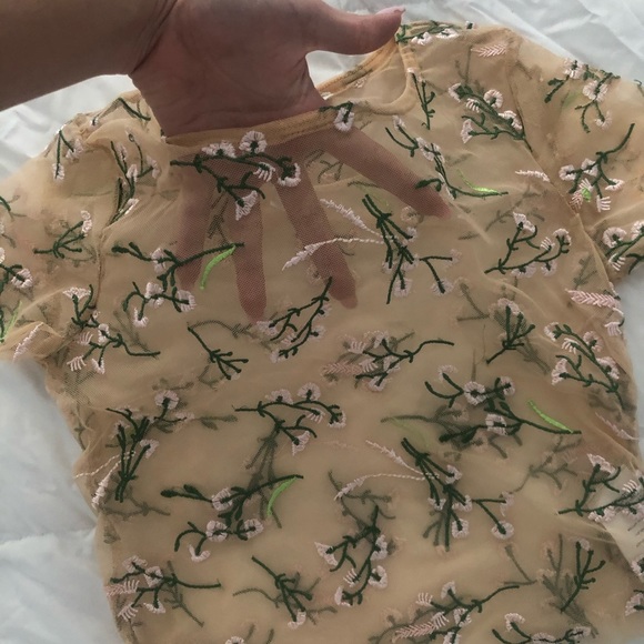 Floral mesh top - Picture 4 of 4